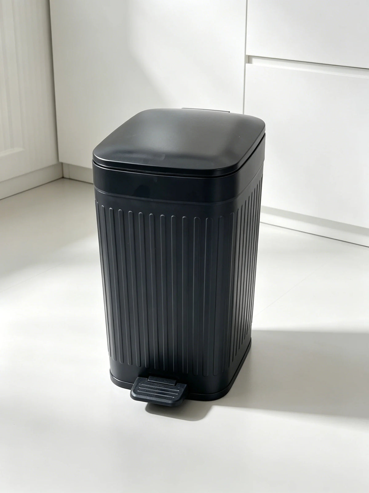 Compact Ribbed Foot Trash Can With Hands Free Lid For Homes